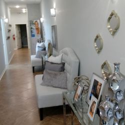 Indigo MedSpa - Hallway decor