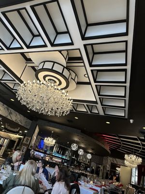 Steven Lelli's Inn On the Green by null