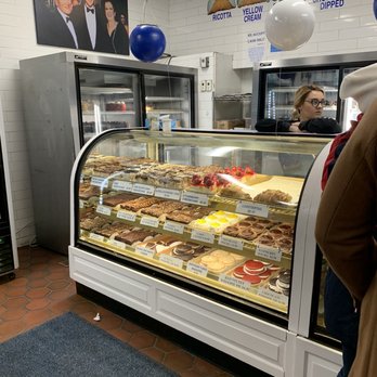 Mike's Pastry - Bakeries Near Me - Boston, Massachusetts Mike's Pastry - Bakeries Near Me - Boston, Massachusetts