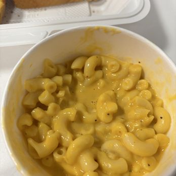 Hotbox Chicken - Not even salt could help this watery Mac and cheese - Halal Near Me - San Bernardino, California