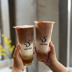 Ten One Tea House - Tie guan Tieguanyin Milk Tea (one with white boba)