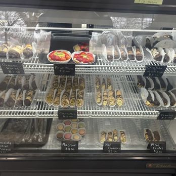 May’s Bakery & Country Store - Assorted baked goods for sale, cannolis, pastries, macrons, and more! - Gift Shops Near Me - Taylor, Michigan May’s Bakery & Country Store - Assorted baked goods for sale, cannolis, pastries, macrons, and more! - Gift Shops Near Me - Taylor, Michigan