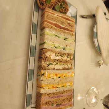 Claridge's - Finger Sandwiches - Hotels Near Me - London, XGL