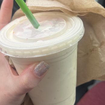 Shake Shack Bloomingdale - Banana Pudding Shake, without whipped cream - Burgers Near Me - Bloomingdale, Illinois Shake Shack Bloomingdale - Banana Pudding Shake, without whipped cream - Burgers Near Me - Bloomingdale, Illinois