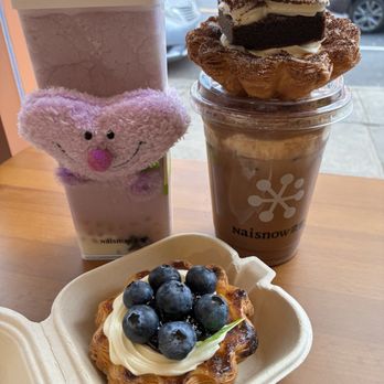 NaiSnow Tea & Bakery - Bakeries Near Me - New York, New York NaiSnow Tea & Bakery - Bakeries Near Me - New York, New York