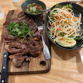 Ari's Thai Eatery - Thai Near Me - Azusa, California