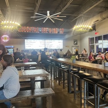 Roughtail Brewing - Indoor seating - Brewpubs Near Me - Oklahoma City, Oklahoma Roughtail Brewing - Indoor seating - Brewpubs Near Me - Oklahoma City, Oklahoma
