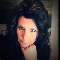 Jacqui's Old Mill Salon