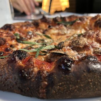 Earls Kitchen + Bar - Mushroom pizza, extra crispy - Canadian (New) Near Me - Victoria, British Columbia