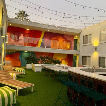 The Kinney - Common area - Hotels Near Me - Venice, California
