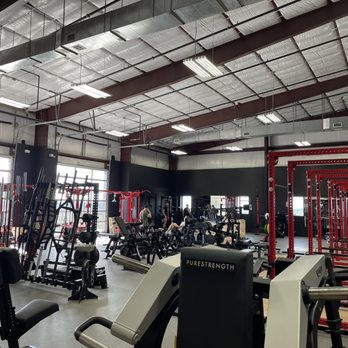 Los Campeones Gym - Austin - Gyms Near Me - Austin, Texas