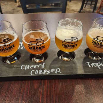 Tailgate Brewery - Hendersonville - Pizza Near Me - Hendersonville, Tennessee