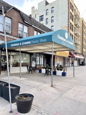 Cookies and Cream Pastry Shop by null