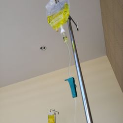 Ascend Integrative Medicine - Getting a sports recovery IV drip with Dr. Elliot!
