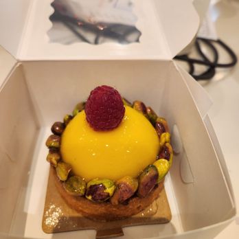 Salut Paris Bakery - a dessert in a box - Desserts Near Me - Dallas, Texas Salut Paris Bakery - a dessert in a box - Desserts Near Me - Dallas, Texas