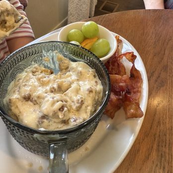 Southern Grace Manor - Biscuits and grave meal - Coffee & Tea Near Me - Maryville, Tennessee
