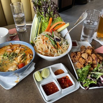 Kin Dee Bothell - Fried Calamari* Creamy Tom Yum Soup Som Tum Bu Pla Ra - Thai Near Me - Bothell, Washington