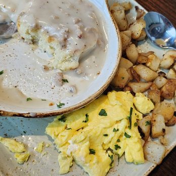 First Watch - Biscuit&Gravy with eggs and hashbrowns - Breakfast & Brunch Near Me - Gulf Breeze, Florida First Watch - Biscuit&Gravy with eggs and hashbrowns - Breakfast & Brunch Near Me - Gulf Breeze, Florida