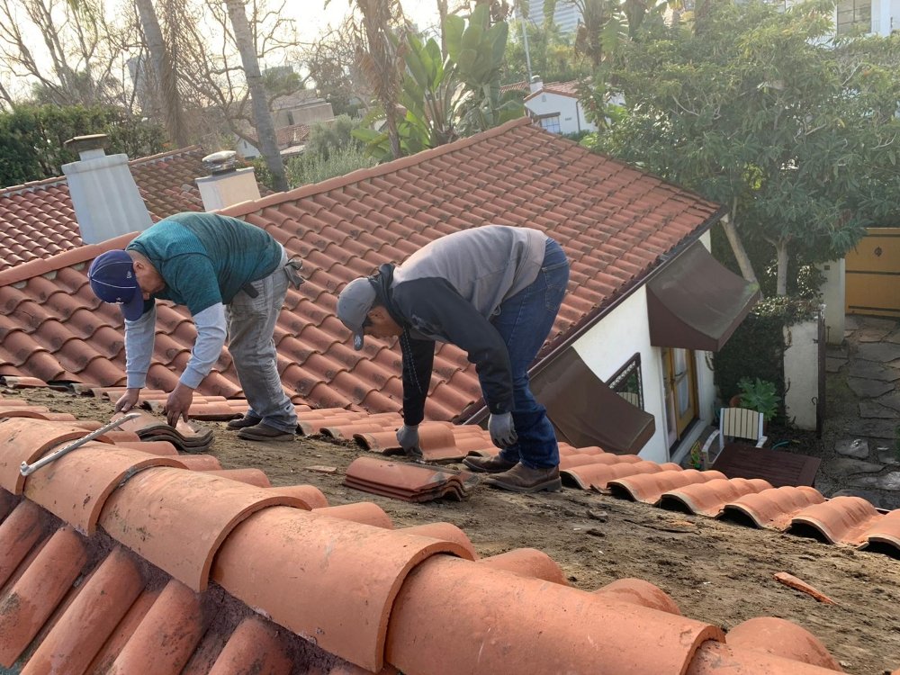Slide of The Local Roofers and Builders