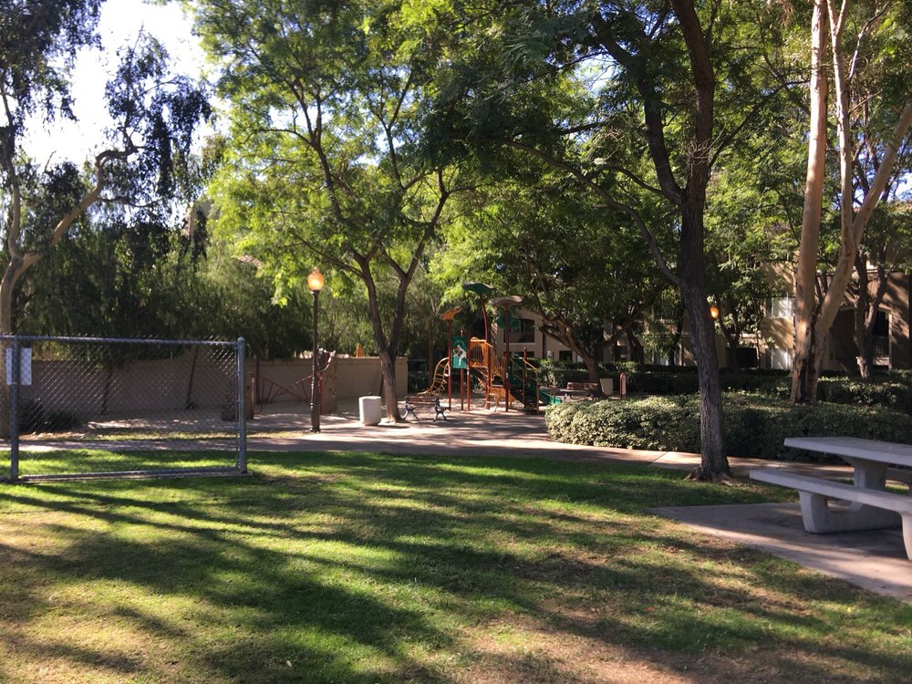 Vista Verde Park Logo