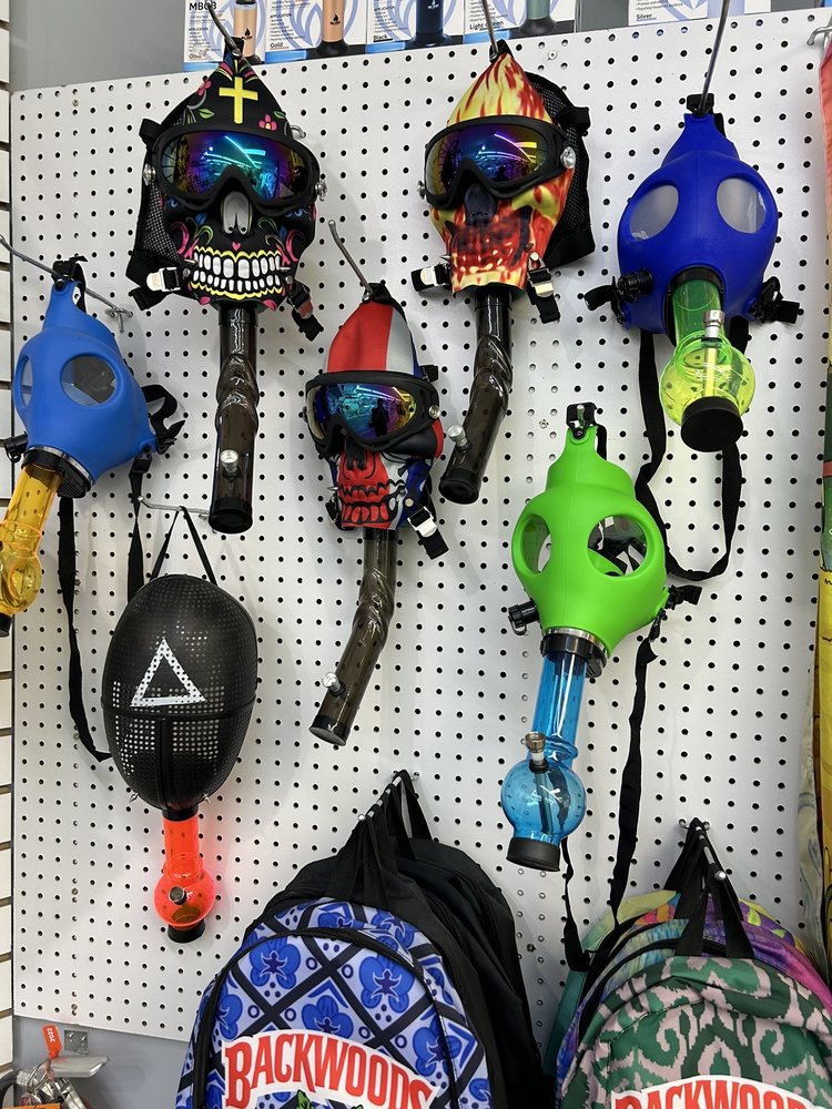 SMOKE SHOP ZAZA Updated August 2024 21 Photos 2020 N Main St