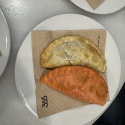 365 Sagrada Família - Chicken and Beef Empanada