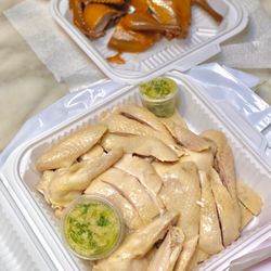 Ming Kee Restaurant - Whole princess chicken 黃毛貴妃雞, whole soy sauce pigeon 豉油王乳鴿 (09/2023)