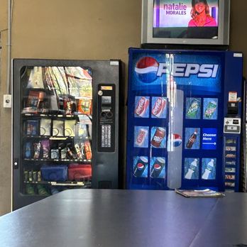 Wesley Chapel Coin Laundromat - TV and vending machines - Laundromat Near Me - Wesley Chapel, Florida Wesley Chapel Coin Laundromat - TV and vending machines - Laundromat Near Me - Wesley Chapel, Florida