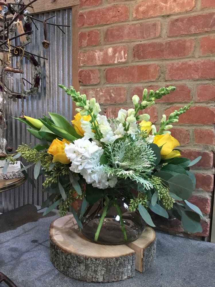 THE PAPER DAISY FLOWER BOUTIQUE 34 Photos & 14 Reviews 14 E Hubbard