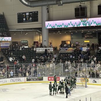 Everett Silvertips - WIN! - Professional Sports Teams Near Me - Everett, Washington