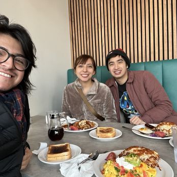 Glo's - Some breaki with frens - Breakfast & Brunch Near Me - Seattle, Washington