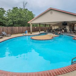 Unhitched Lake Charles - Adult Only Pool