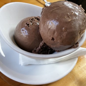 Fete - Rocky Road Ice Cream - New American Near Me - Honolulu, Hawaii
