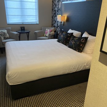 Notting Hill Hotel - Hotels Near Me - Amsterdam, New Hampshire