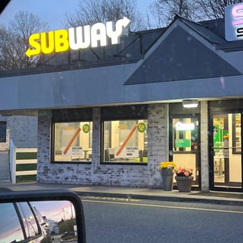 Subway - Sandwiches Near Me - Rocky Hill, Connecticut