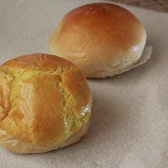 ABC Bakery - Coconut bao in the front and a curry chicken one in the back! - Bakeries Near Me - Sacramento, California ABC Bakery - Coconut bao in the front and a curry chicken one in the back! - Bakeries Near Me - Sacramento, California