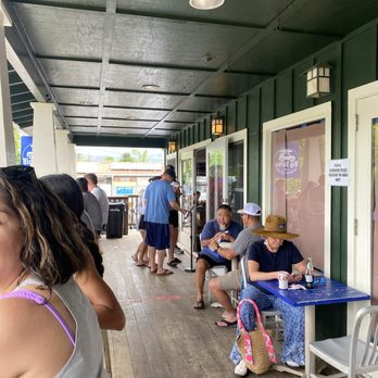 Big Nick’s - Out door seating - Burgers Near Me - Hanalei, Hawaii
