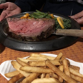 The Black Stallion Restaurant - Prime Rib medium rare - New American Near Me - Vernon, New York