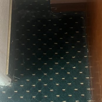 Rodeway Inn Monterey Near Fairgrounds - Dust in the corners from not vacuuming. - Hotels Near Me - Monterey, California Rodeway Inn Monterey Near Fairgrounds - Dust in the corners from not vacuuming. - Hotels Near Me - Monterey, California