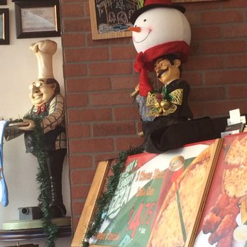 Hot and Speedy Pizza - Christmas decor - Pizza Near Me - Norwalk, Connecticut