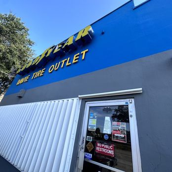 Davie Tire Outlet - They have an indoor office waiting area for customers convenience - Tires Near Me - Davie, Florida