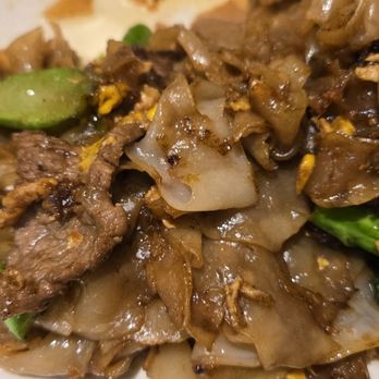 Cozy Thai Cuisine - Pad See Ew with Pork - Thai Near Me - West Covina, California