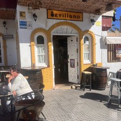Sevillano - Outside and entrance
