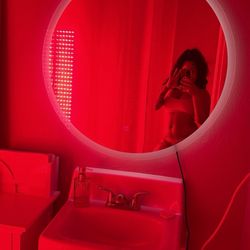 Illumin Wellness - Cryotherapy lamp top-tier!