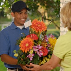 Flowers On Main - Flower delivery