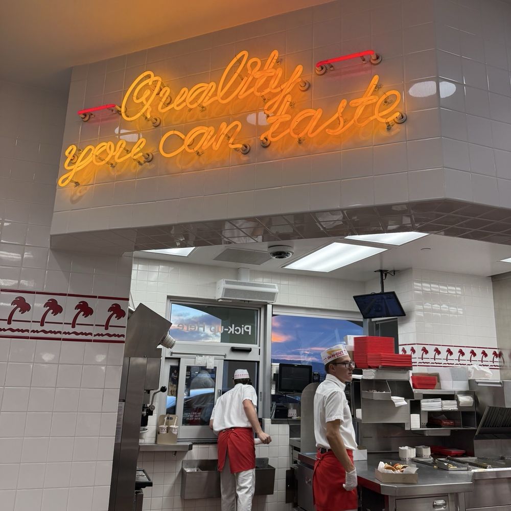 In-N-Out Burger - Kitchen area - Burgers Near Me - Castle Rock, Colorado In-N-Out Burger - Kitchen area - Burgers Near Me - Castle Rock, Colorado