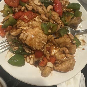 Liang’s Bistro - Kung pao chicken w cashews - Asian Fusion Near Me - Brandon, Florida Liang’s Bistro - Kung pao chicken w cashews - Asian Fusion Near Me - Brandon, Florida