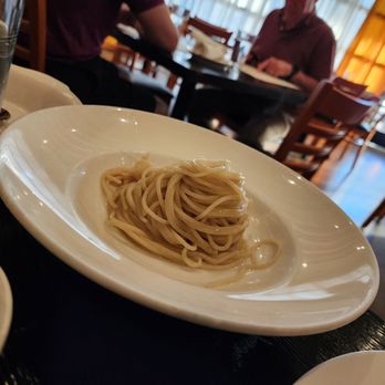 Etto Pasta Bar - We ordered two small dishes of extra pasta to go with a cioppino - Italian Near Me - Paso Robles, California Etto Pasta Bar - We ordered two small dishes of extra pasta to go with a cioppino - Italian Near Me - Paso Robles, California