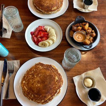 The Wild Chive - Pancakes // Breakfast potatoes w/ chipotle aoli - Vegan Near Me - Long Beach, California