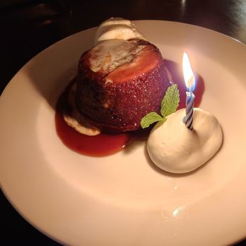 Hippo - Warm spiced persimmon cake with vanilla ice cream - American Near Me - Los Angeles, California